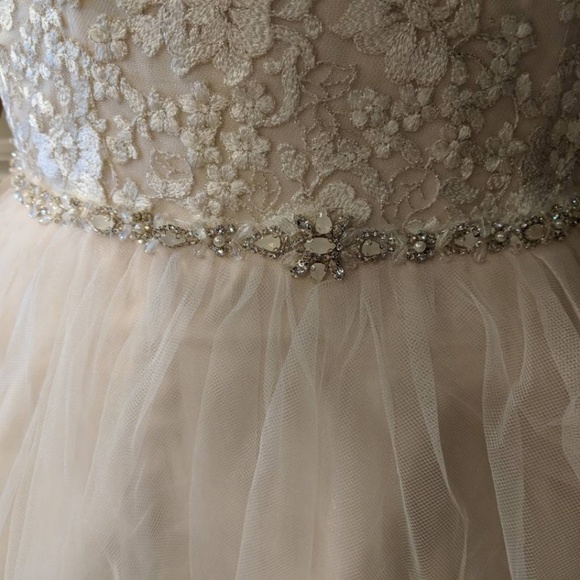 Maggie Sottero Sonja Size 10 (street size 4-6) - Picture 3 of 6